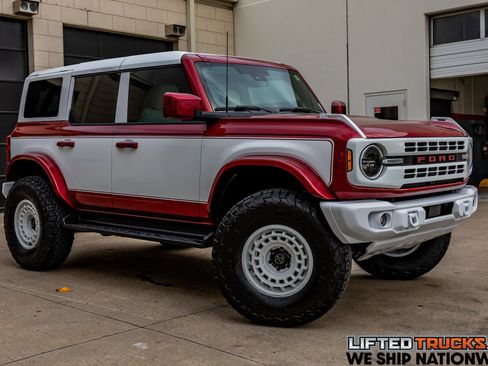 Used 2025 Ford Bronco Heritage Edition AWD/4WD image 1