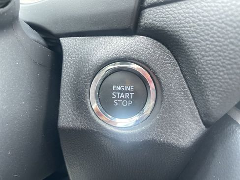 Used 2025 Toyota RAV4 XLE FWD image 23