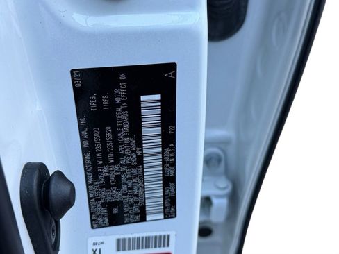 Used 2021 Toyota Highlander Limited image 19