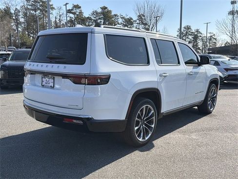 Used 2023 Jeep Wagoneer Series III w/ Premium Group I image 7