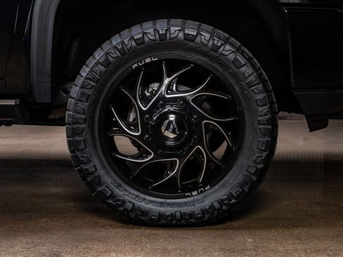 Used 2022 GMC Sierra 3500 Denali w/ Denali Ultimate Package image 12