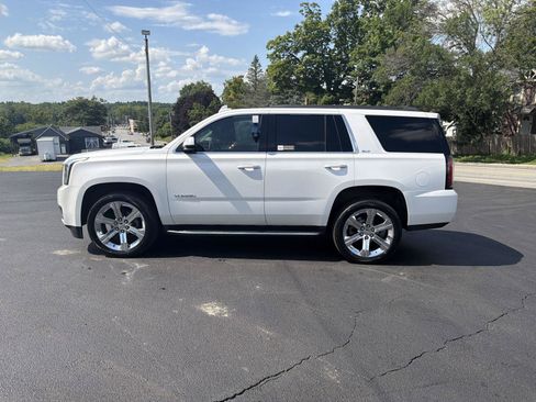 Used 2019 GMC Yukon SLT w/ Open Road Package AWD/4WD image 2