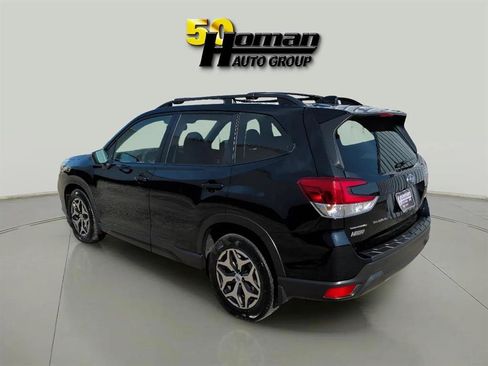 Used 2019 Subaru Forester Premium image 3