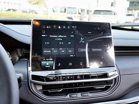 Used 2026 Jeep Compass Latitude image 27