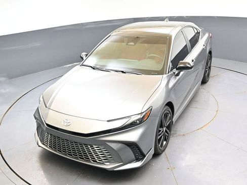 Used 2025 Toyota Camry XSE AWD/4WD image 37