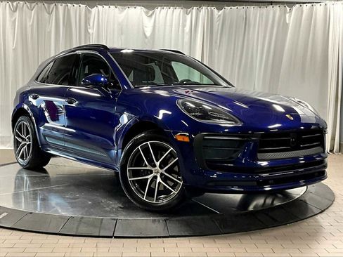 Used 2025 Porsche Macan image 11