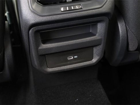 New 2025 Volkswagen Taos SE image 24