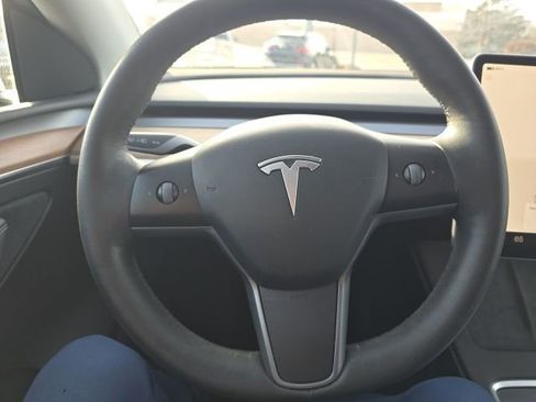 Used 2023 Tesla Model Y Long Range image 13