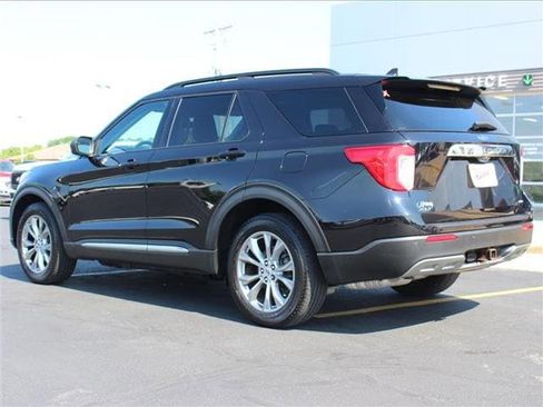 Used 2021 Ford Explorer XLT image 7