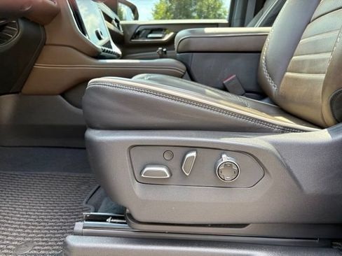 Used 2025 GMC Yukon Denali Ultimate w/ LPO, Floor Liner Package AWD/4WD image 35
