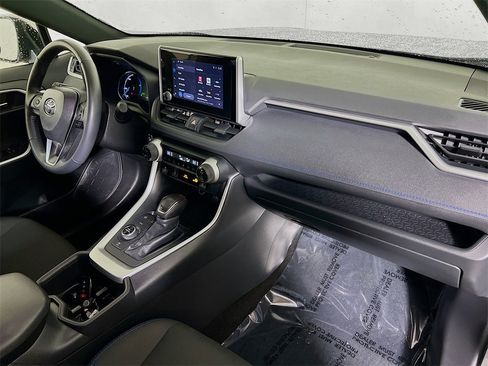 Certified 2025 Toyota RAV4 SE w/ Convenience Package image 25