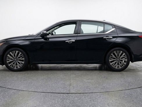 Used 2025 Nissan Altima 2.5 SV FWD image 5