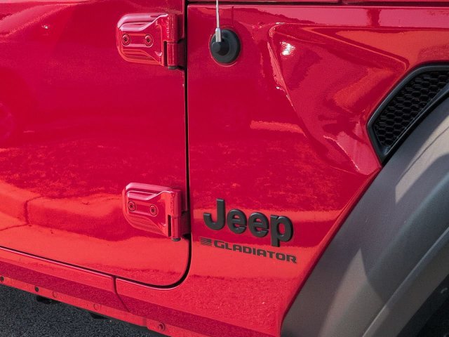 Used 2023 Jeep Gladiator Sport w/ Trailer Tow Package AWD/4WD image 12