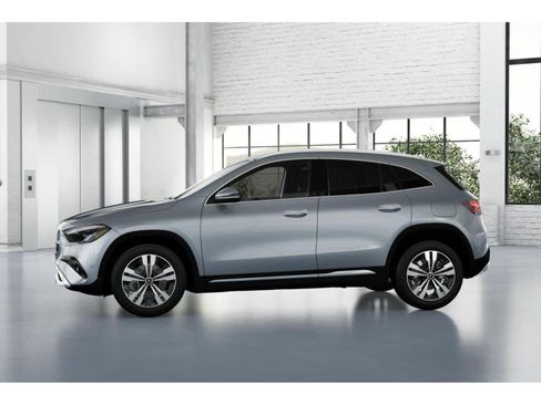Used 2026 Mercedes-Benz GLA 250 4MATIC image 34