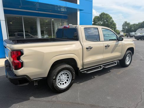 Used 2024 Chevrolet Colorado W/T w/ Advanced Trailering Package RWD image 2