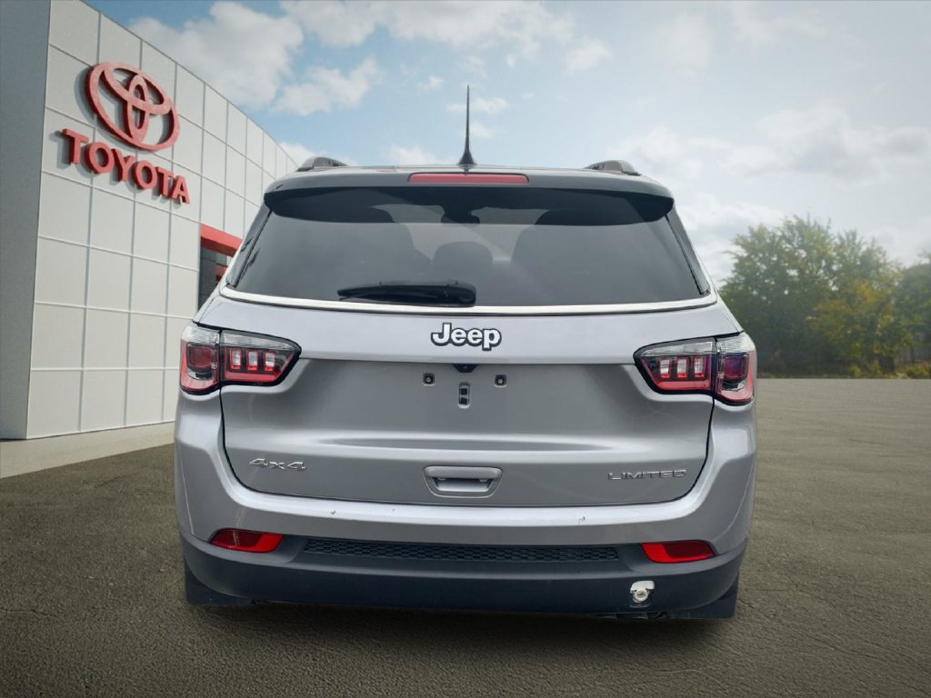 Used 2022 Jeep Compass Limited AWD/4WD image 4