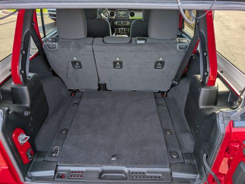 Used 2020 Jeep Wrangler Unlimited Sport image 14