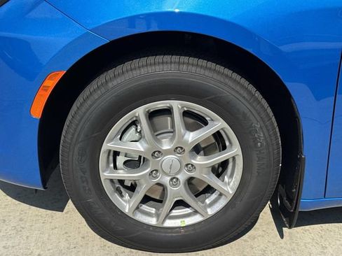 New 2027 Chrysler Pacifica Select w/ Family Tech Group FWD image 4