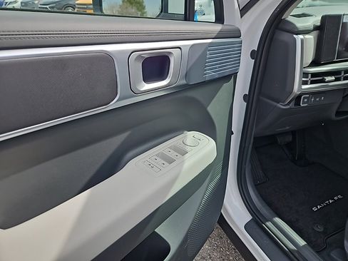 New 2025 Hyundai Santa Fe SE image 9