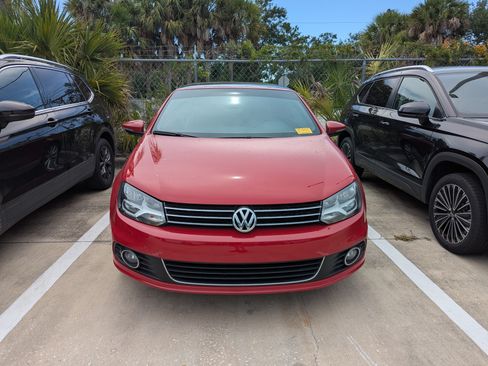 Used 2013 Volkswagen Eos Komfort FWD image 2