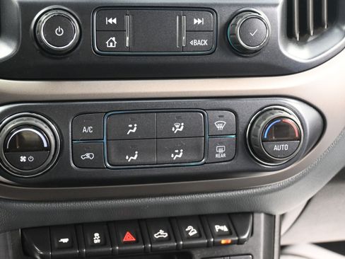 Used 2022 Chevrolet Colorado Z71 AWD/4WD image 26