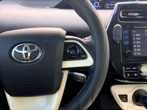 Used 2016 Toyota Prius Four FWD image 25