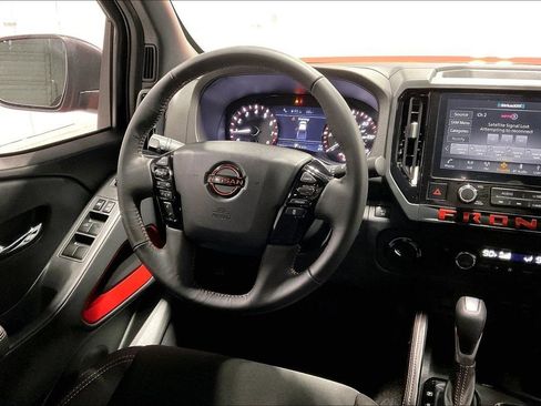 Used 2025 Nissan Frontier PRO-4X image 7