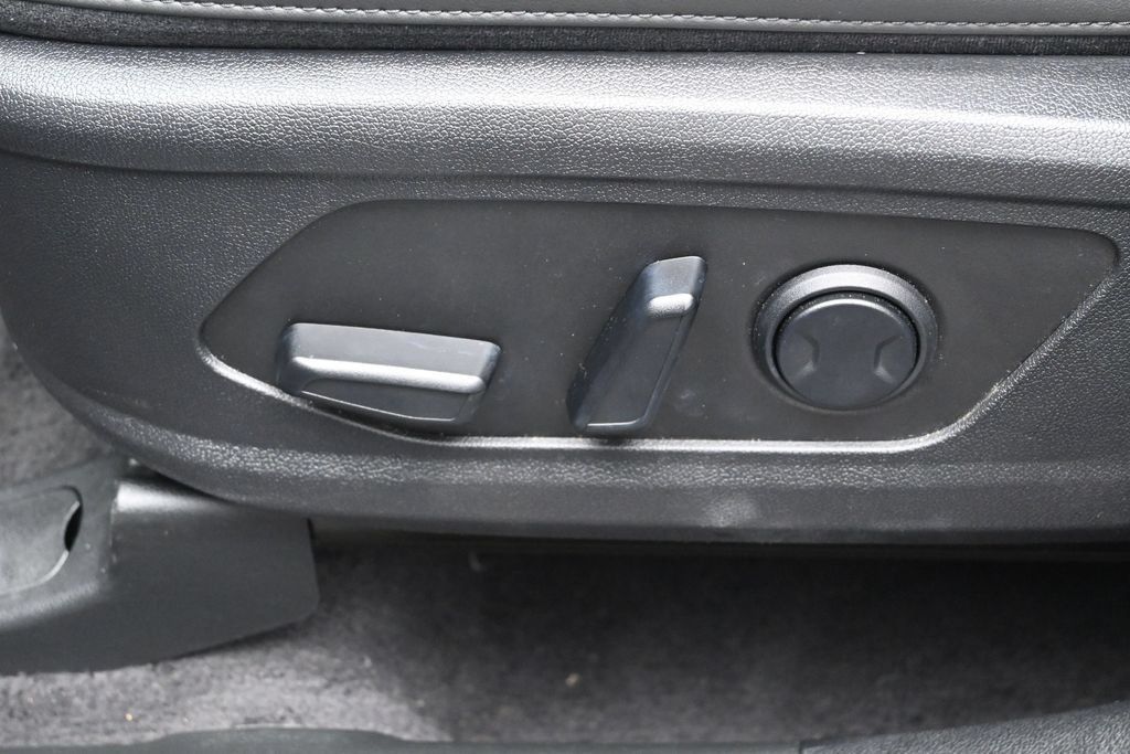Used 2025 Kia Sorento SX AWD/4WD image 10