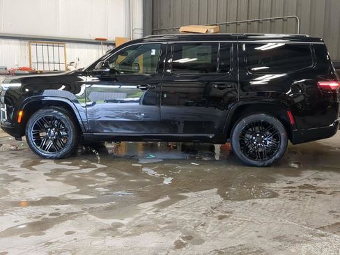 New 2026 Jeep Grand Wagoneer Limited AWD/4WD image 6