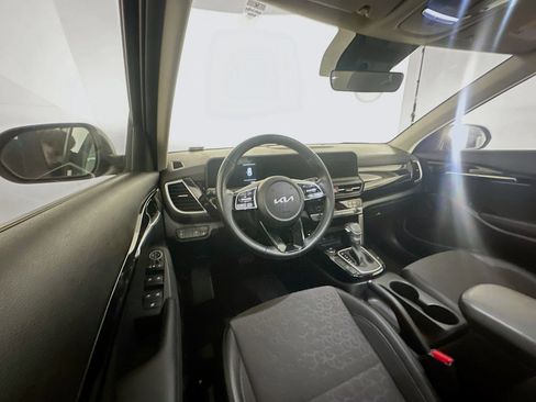 Used 2025 Kia Seltos S image 18