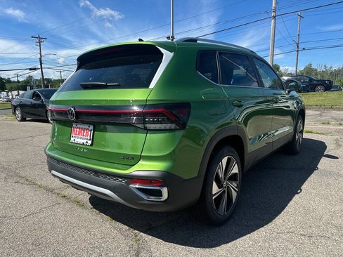 New 2026 Volkswagen Taos SE AWD/4WD image 4
