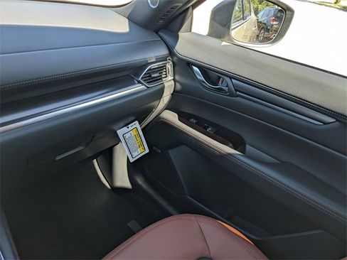 Used 2025 MAZDA CX-5 Carbon Edition image 14