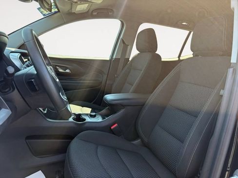 Used 2023 GMC Terrain SLE FWD image 9