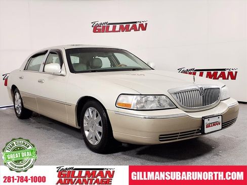 Used 2004 Lincoln Town Car Ultimate image 1