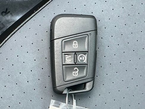 New 2026 Volkswagen Jetta SE FWD image 28