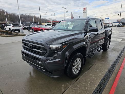 Certified 2025 Toyota Tacoma SR5 image 11
