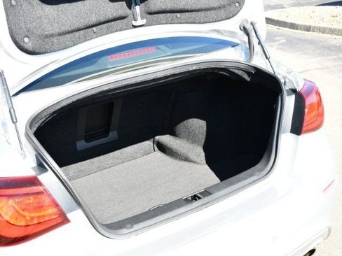 Used 2019 INFINITI Q70 Luxe w/ Proactive Package image 30