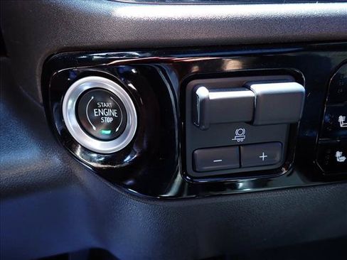Used 2023 Chevrolet Silverado 1500 ZR2 w/ Technology Package AWD/4WD image 21