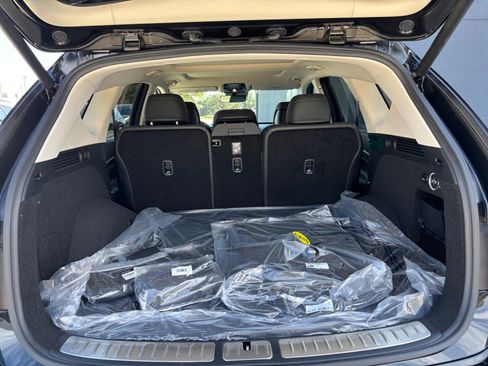 Used 2025 Genesis GV80 2.5T Select image 16