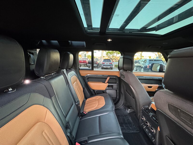 Used 2021 Land Rover Defender 110 X AWD/4WD image 42