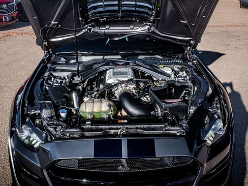 Used 2022 Ford Mustang Shelby GT500 w/ Carbon Fiber Track Pack image 37