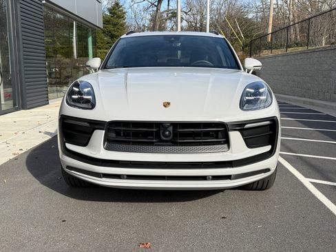 Certified 2025 Porsche Macan image 10
