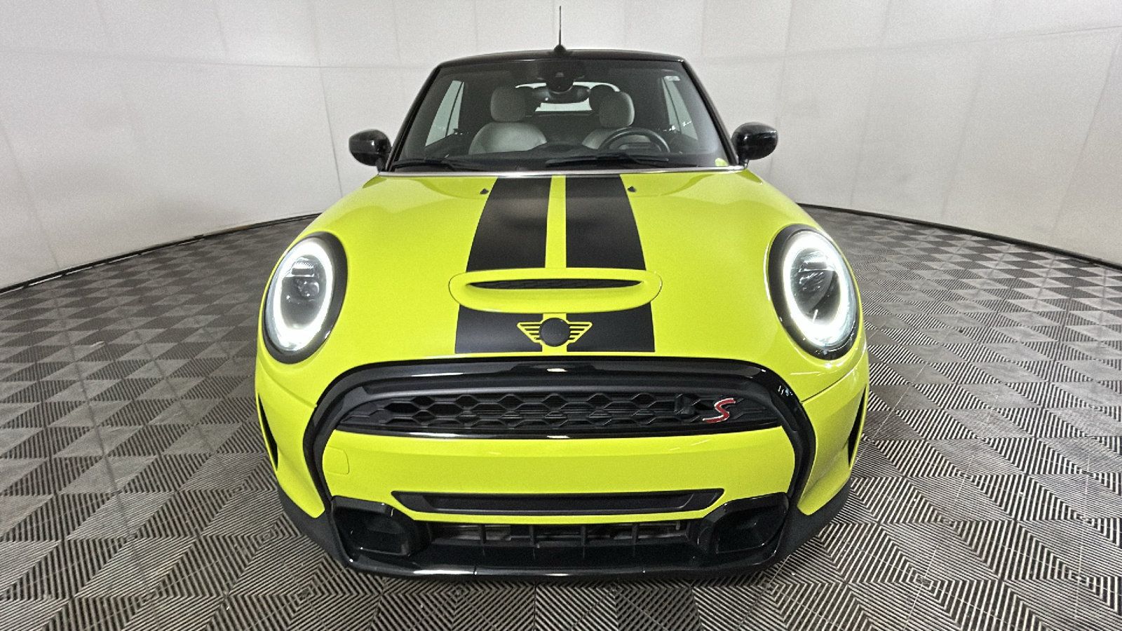 Used 2024 MINI Cooper S w/ Signature Upholstery Package FWD image 9