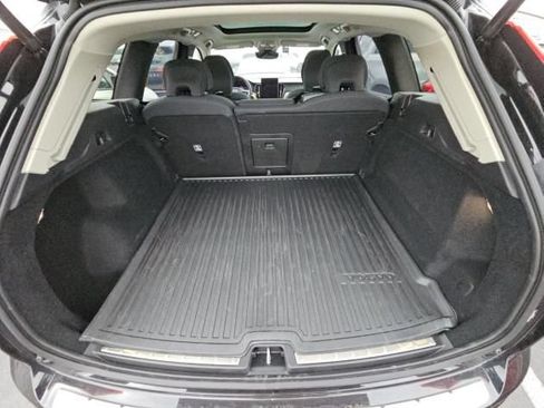 Used 2026 Volvo XC60 B5 Plus AWD/4WD image 14