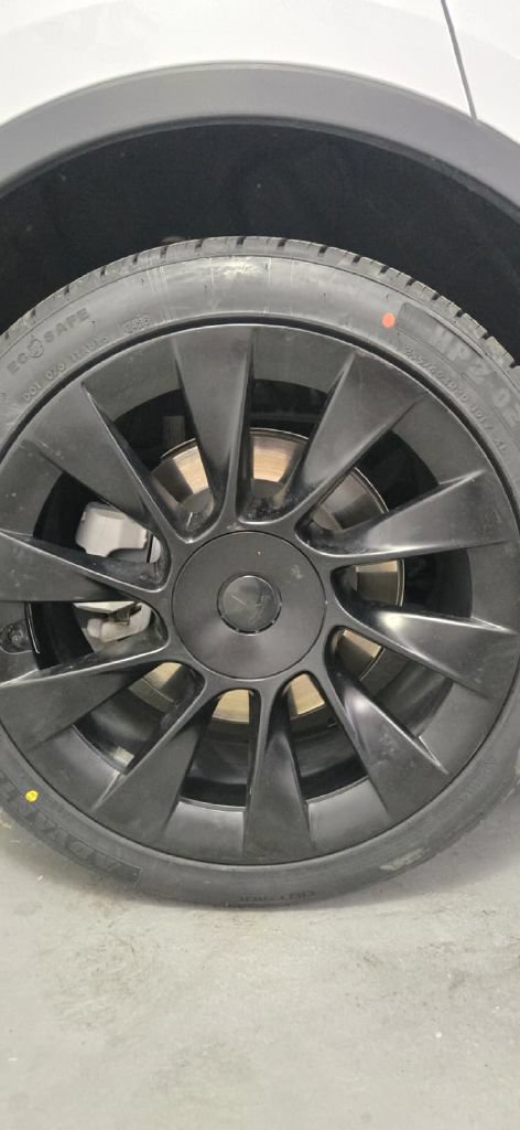 Used 2023 Tesla Model Y AWD image 13