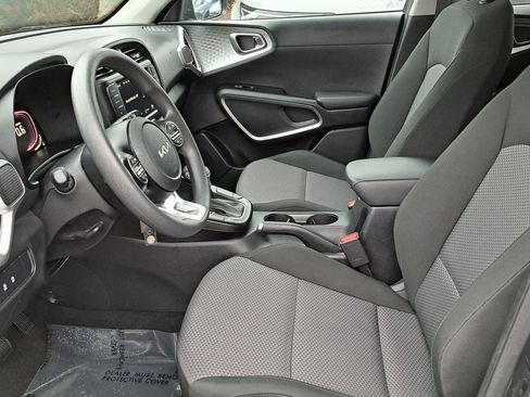 Used 2024 Kia Soul LX w/ Option Group 015 image 21