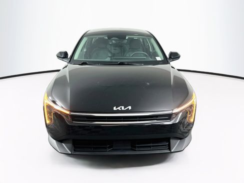 Used 2025 Kia K4 FWD image 2