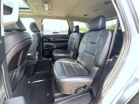 Used 2025 Kia Telluride S AWD/4WD image 19