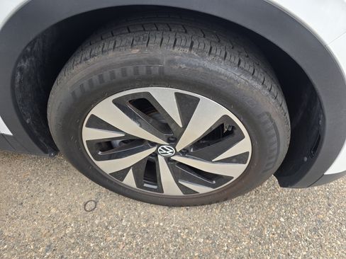 Used 2023 Volkswagen ID.4 2WD image 10