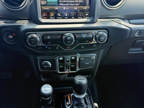 Used 2023 Jeep Wrangler Unlimited w/ 8.4" Radio Group AWD/4WD image 8